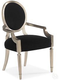 Черный стул с подлокотниками от Caracole