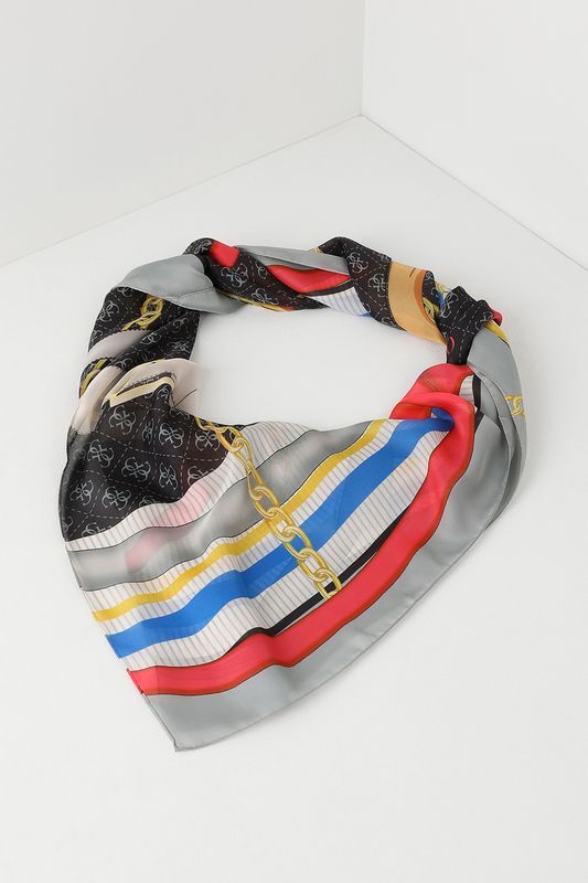 Платок шелковый с принтом Guess